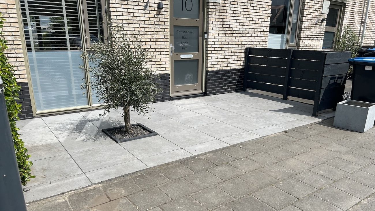 Bestrating voortuin door Stek Hovenier