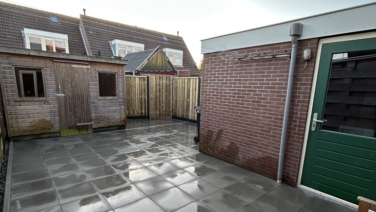 Onderhoudsvriendelijke tuinbestrating in Broeksterwald