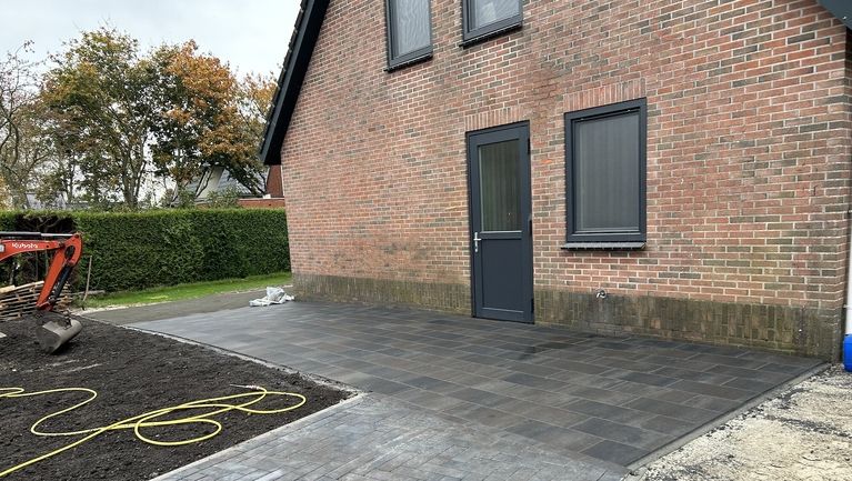 Bestrating door Stek Hovenier