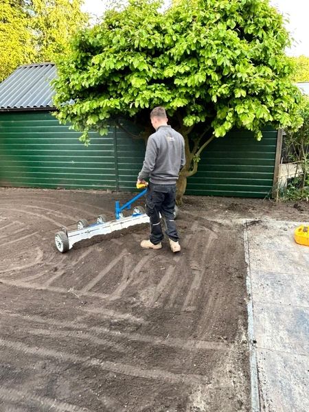 Grond egaliseren door Stek Hovenier