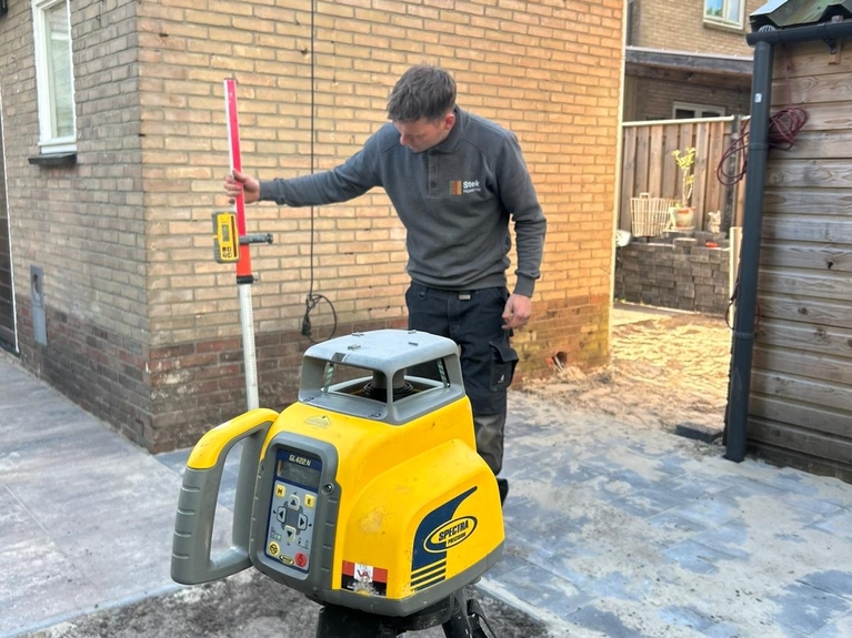 Grondwerk voor bestrating door Stek Hovenier