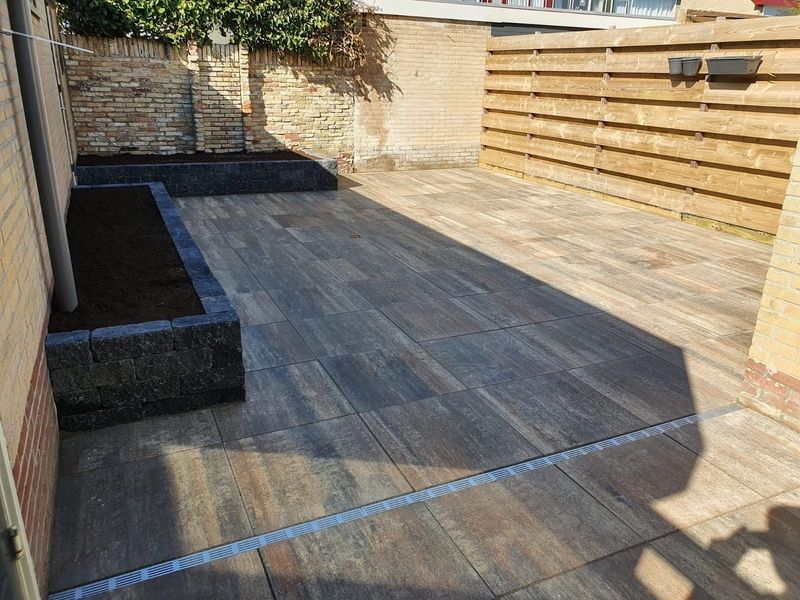 Terras met beplanting